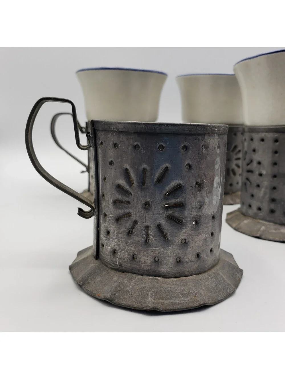 3 VTG Pfaltzgraff Yorktowne Tinsmith Stoneware Coffee Mug Cup Punched Tin Holder